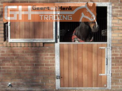 Staldeuren deuren vensters ramen stalraam stalramen