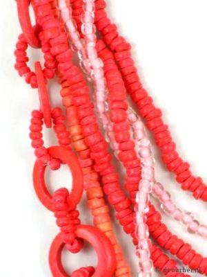 Mooie ketting met deels houten oranje en roze kralen.
