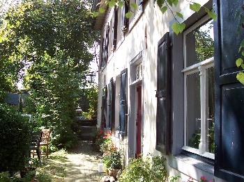 Zuid-Limburgs vakantiehuis te Gulpen voor 6 pers. met open haard en eigen tuin