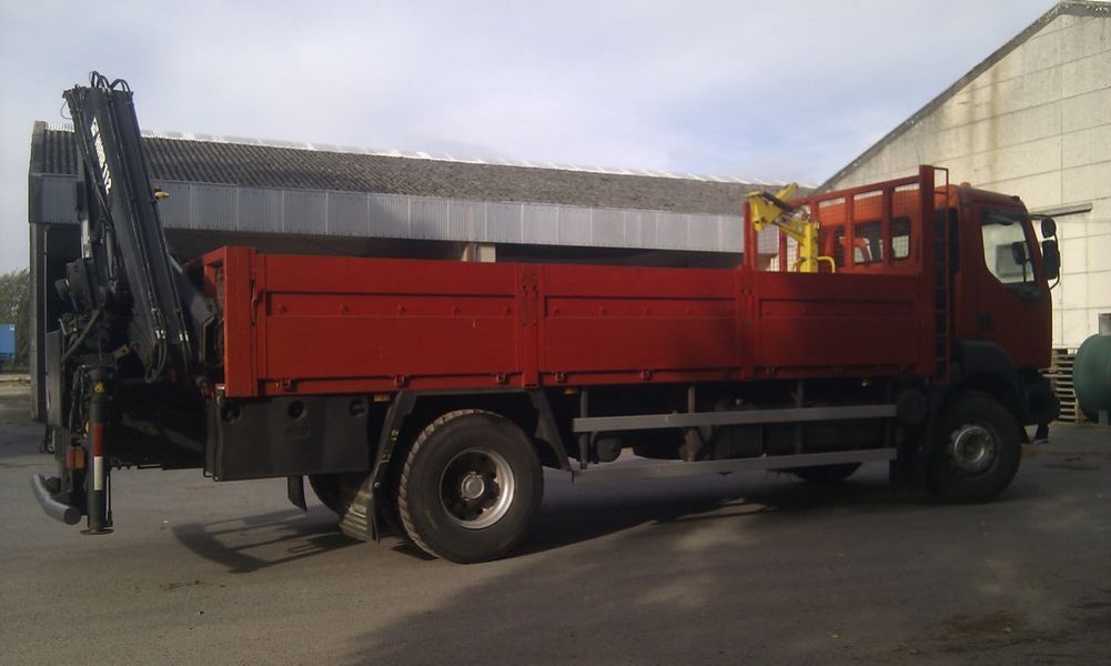 Vrachtwagen met Hiab laadkraan Renault Kerax 260