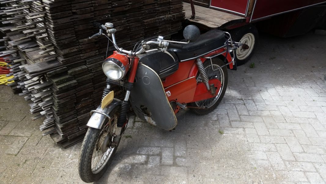 Diverse klassieke auto's Opel ford borgward Volvo camper lt vw ed 