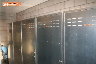 Verrijdbare en vaste zadelkast zadelkasten dekenkast