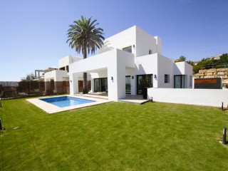Mooie villa, nieuwbouw aan golfbaan te koop, Benahavis, Marbella