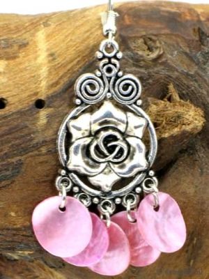 Mooie zilverkleurige oorbellen met roosje en plaatjes