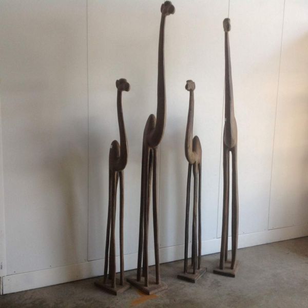 Nieuw bij Teakpaleis brocante teakhouten meubels het geeft weer een landelijke en romantische sfeer 