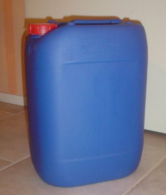 jerrycans (plastic) 20 ltr 