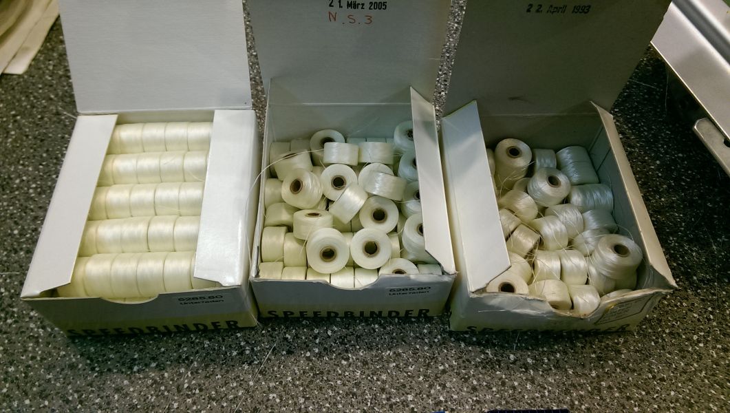 Machine om tapijt af te werken