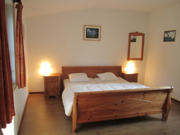 Ardennenbungalow naast bos, wifi, 7p, hond welkom