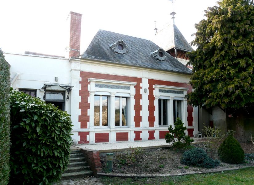 Groot statig herenhuis te huur in de Bourgogne te huur 