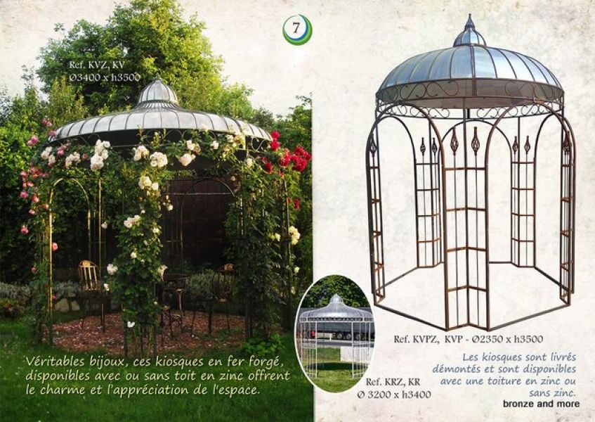 Brocante tuinmeubelen en bronzen beelden voor in en om het huis