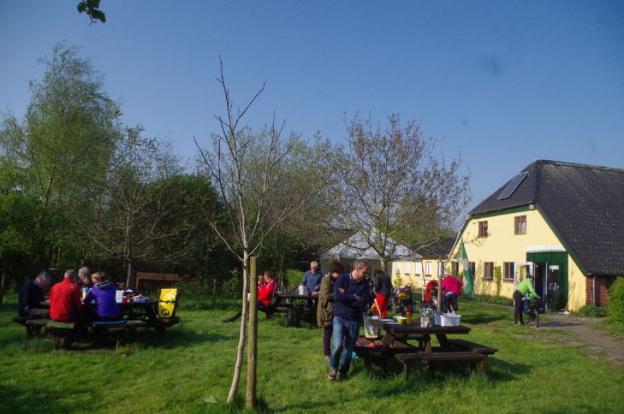 Duurzaam klimaatneutraal kamperen op een klein natuurkampeerterrein in Hooghalen, Drenthe