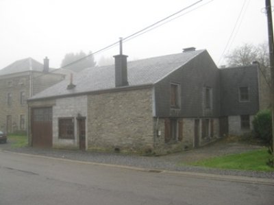 Zuid-België: TE KOOP: 5555 Oizy: Stenen vrijstaande charmante woning met tuin op 5a 31ca