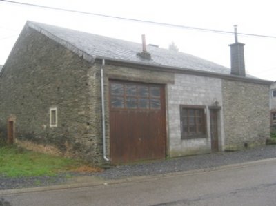 Zuid-België: TE KOOP: 5555 Oizy: Stenen vrijstaande charmante woning met tuin op 5a 31ca