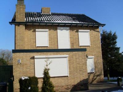 Rolluiken, zonwering en garagedeuren!!