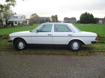 Unieke Mercedes 250 automaat met 34.000 echte kmâ€™s