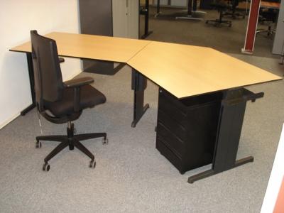 Ahrend, Svoboda, Steelcase, Mewaf, Hag: Bureaus, Bureaustoelen en Kasten