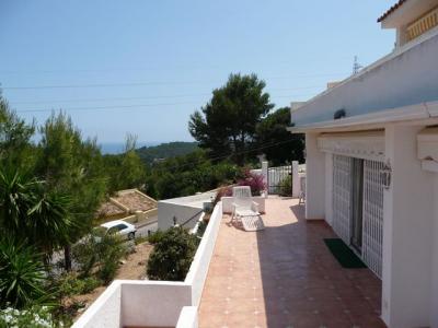 APPARTEMENT 100 m Â², BUBGALOW,  grote zonnige terrassen met zicht op zee, bergen, golf