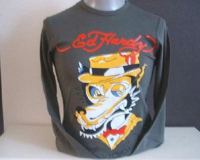 Boxers, t-shirts en enkele spijkerbroeken aangeboden