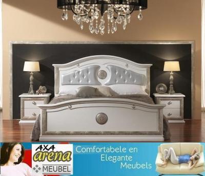 Hoogglans wit goud zilver slaapkamer meubelen AXA breda den haag