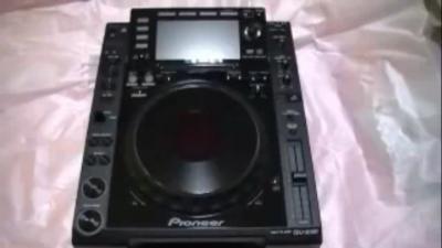PIONEER CDJ 2000 --  800 euro