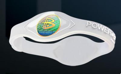 Wesley Sneijder veroorzaakt hype rond Power Balance Polsbandjes