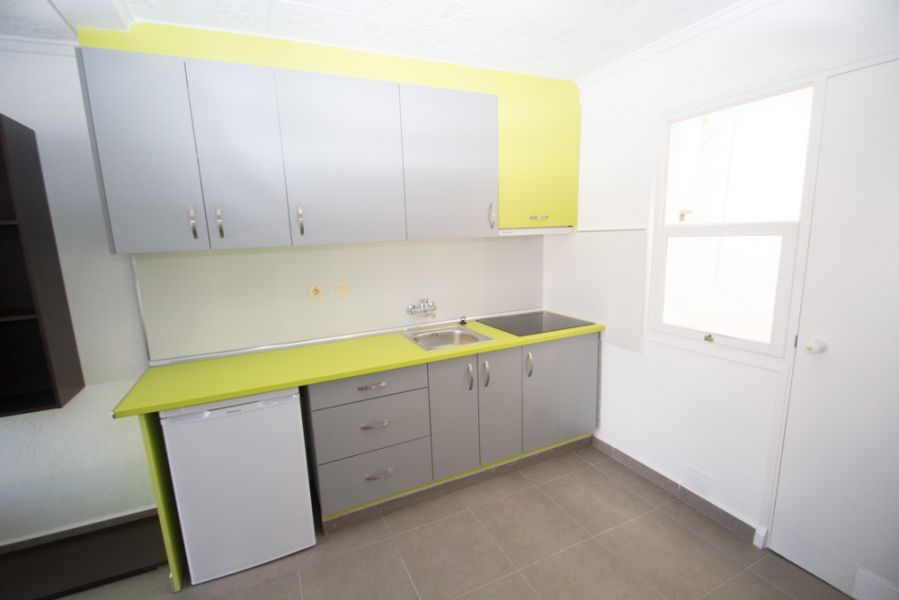 Rijhuis met ruim terras te torrevieja spanje 