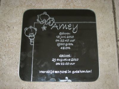 Geboortespiegel handgegraveerd, een origineel kraamkado met naam