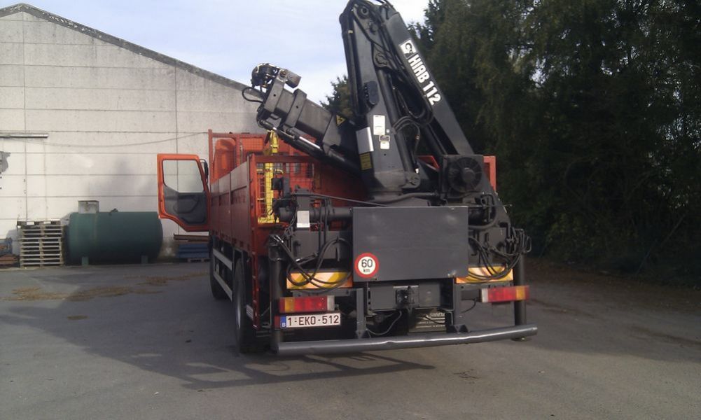 Vrachtwagen met Hiab laadkraan Renault Kerax 260