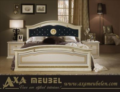 Versace hoogglans medusa meubels AXA denhaag breda rotterdam