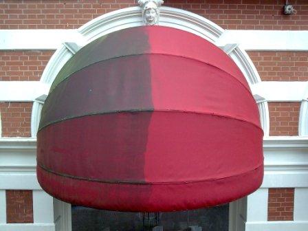 Zonwering reinigen markiezen schoonmaken zonnescherm is ONS vak.