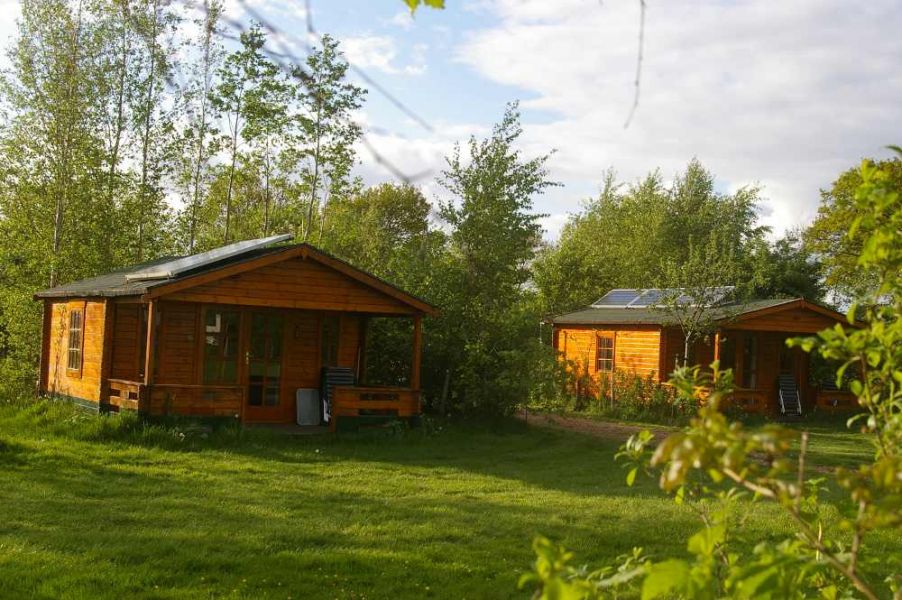 Ruime energieneutrale blokhutten te huur op duurzaam natuurkampeerterrein