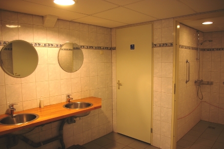 Duurzaam klimaatneutraal kamperen op een klein natuurkampeerterrein in Hooghalen, Drenthe