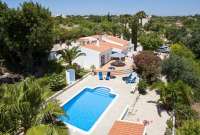 Carvoeiro, Algarve. Luxe villa met airco en privé zwembad