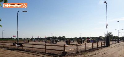 Degelijke houten paardenbak omheining rijbak bak	