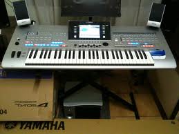 Yamaha Tyros 4 