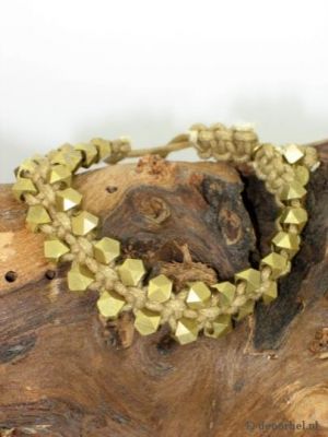 Mooie koord armband met metalen goudkleurige kralen