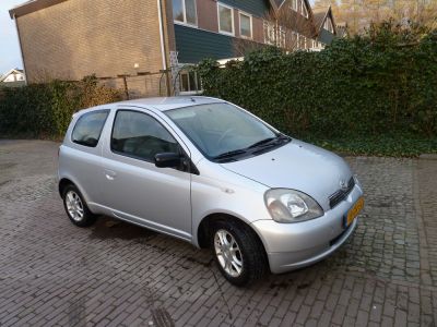 Toyota Yaris 1.3 16v VVTI SOL (luxe)