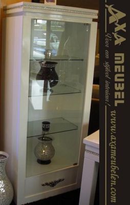 hoogglans wit wand meubelen tv kasten AXA Rotterdam breda