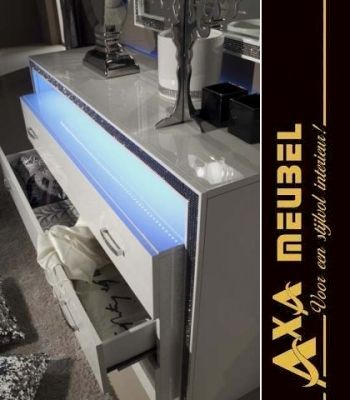 hooglans wit swarovski meubelen AXA Rotterdam breda den haag