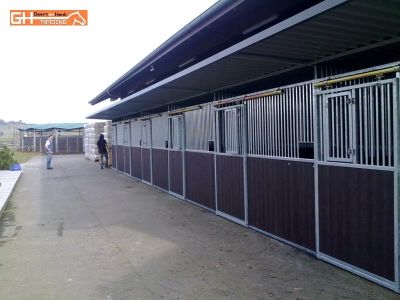Paardenboxen buitenboxen buitenstal buitenstalling schuilhut
