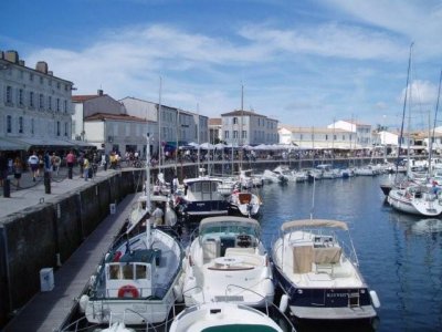 Vakantiehuis aan zee op zonnig eiland Ile de Ré