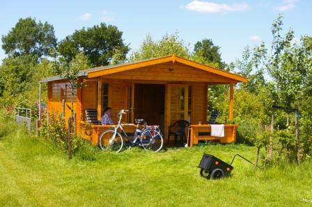 Ruime energieneutrale blokhutten te huur op duurzaam natuurkampeerterrein