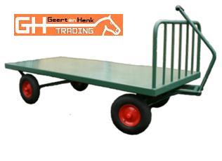 Kruiwagens, matten, beschermbeugels, wasplaatsbeugels enz.