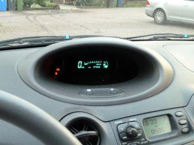 Toyota Yaris 1.3 16v VVTI SOL (luxe)