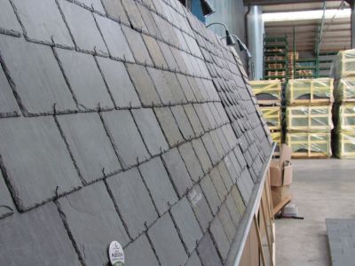 GROTE VOORRAAD NIEUWE NATUURLEIEN TE KOOP AAN SCHERPE PRIJS