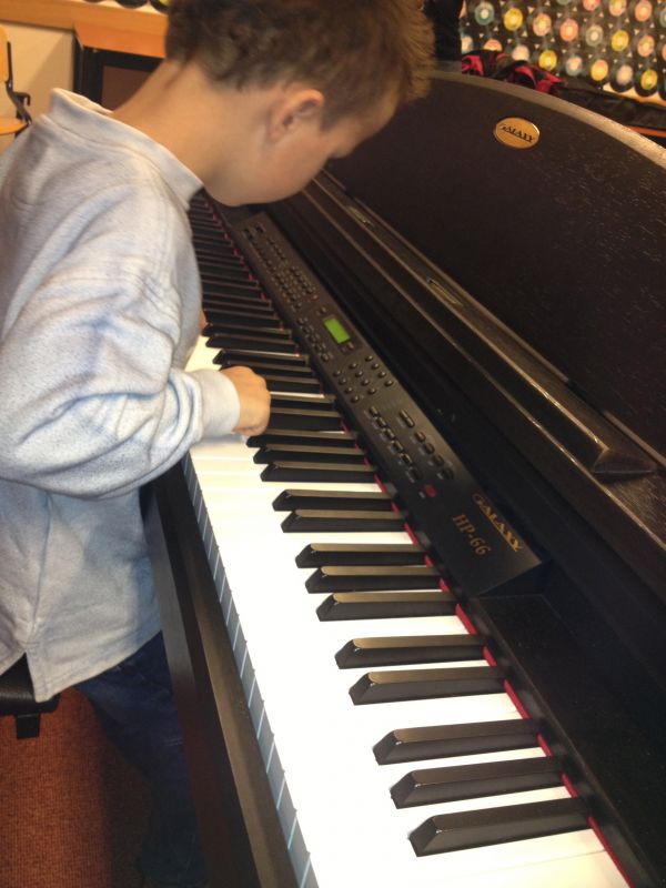 GITAAR-,en div. Muziekles in Tilburg e.o Dongen (Noord-Brabant)