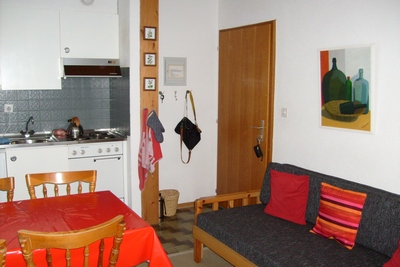 4 P. WINTERSPORT-APPARTEMENT / Zwitserse Alpen