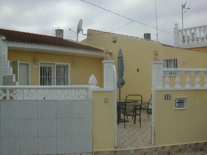 Huisje gelijksvloer te torrevieja spanje costablanca 