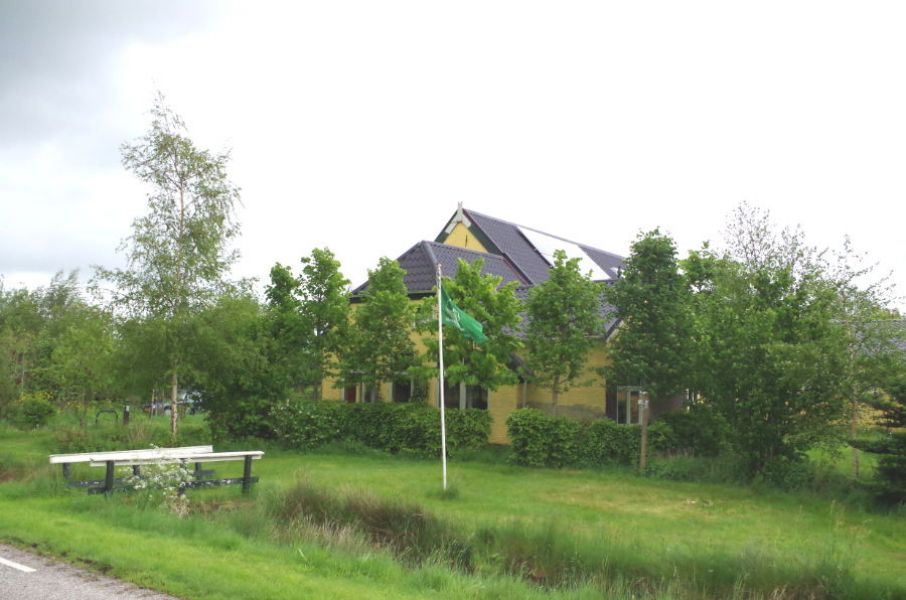 Boerderij met kleinschalig natuurkampeerterrein