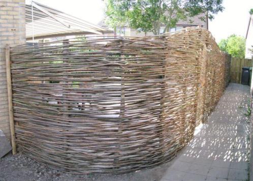 Wilgentenen schutting; afrastering op natuurlijke wijze!